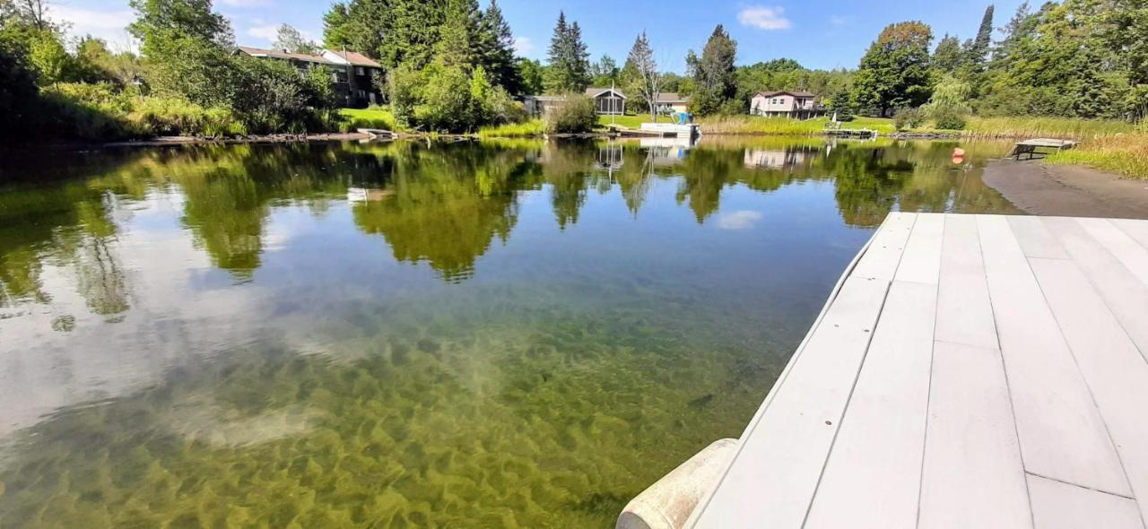 Holiday home Beautiful 3 Bdrm + Bunkie Waterfront Near Gull Minden