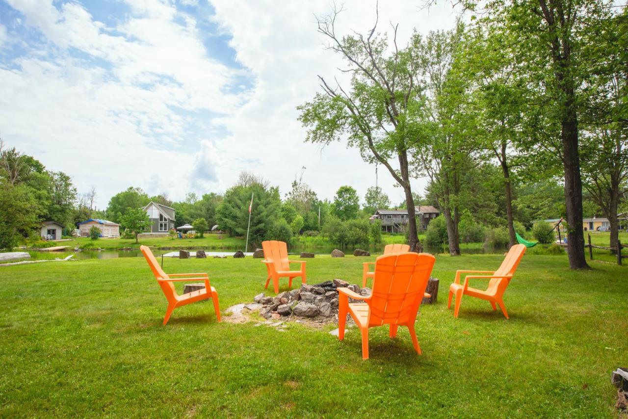 Holiday home Beautiful 3 Bdrm + Bunkie Waterfront Near Gull Minden